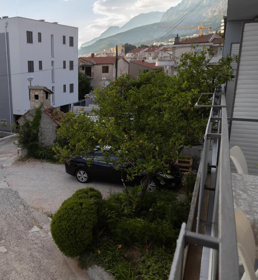 Family Apartments - Guesthouse Vranjes Makarska Exterior photo