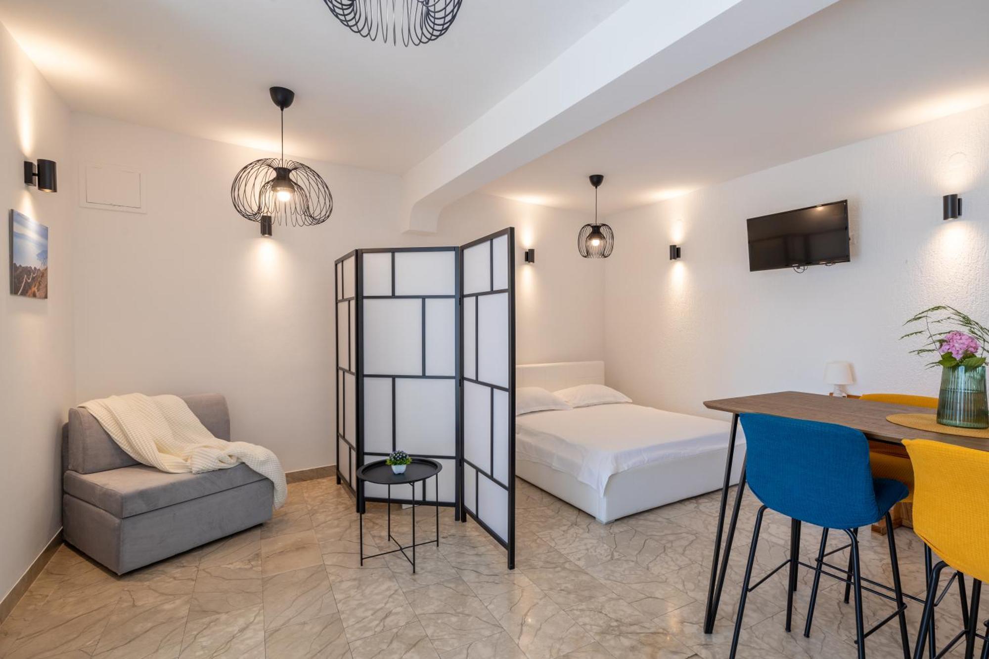 Family Apartments - Guesthouse Vranjes Makarska Room photo