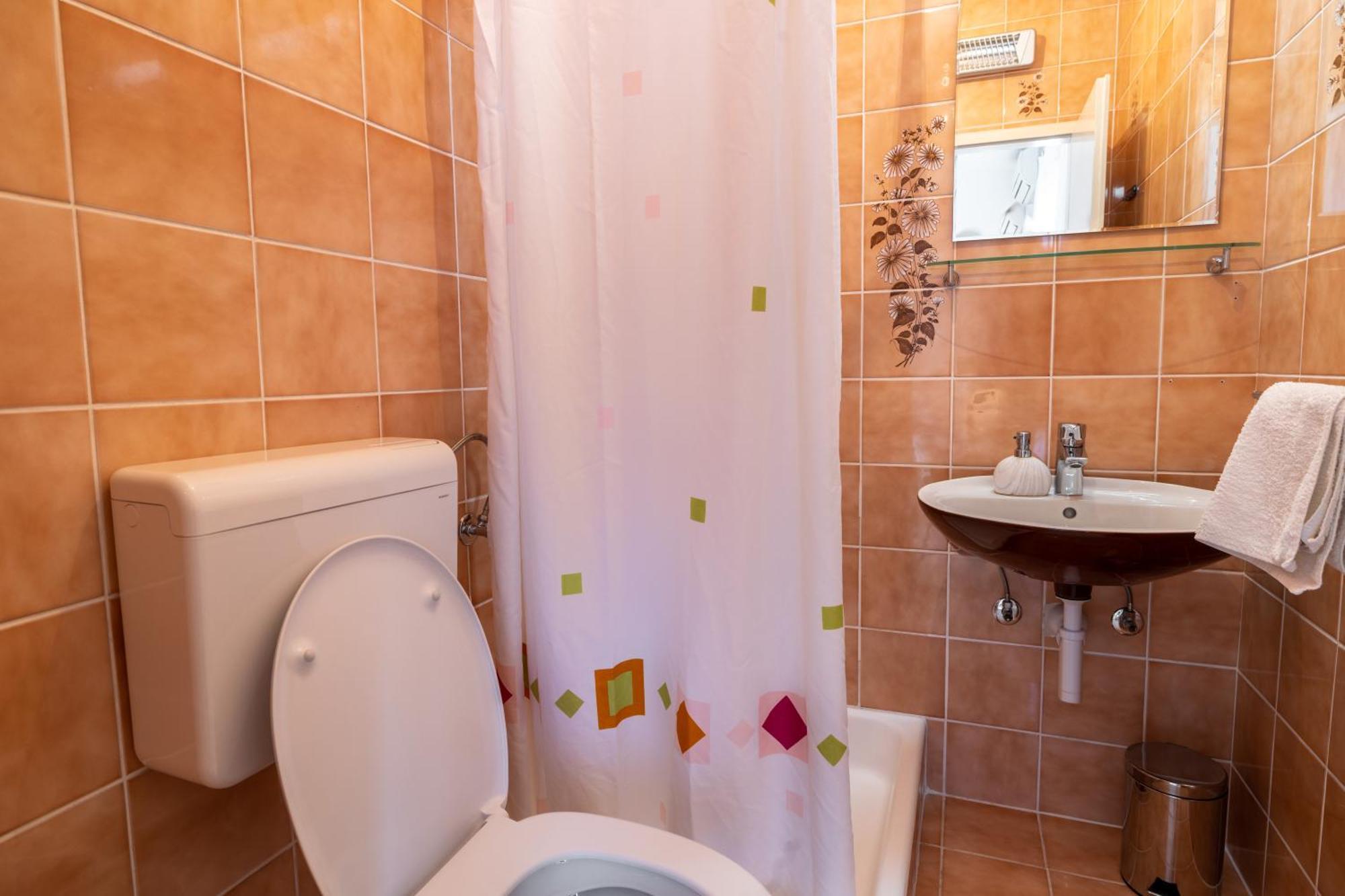 Family Apartments - Guesthouse Vranjes Makarska Room photo